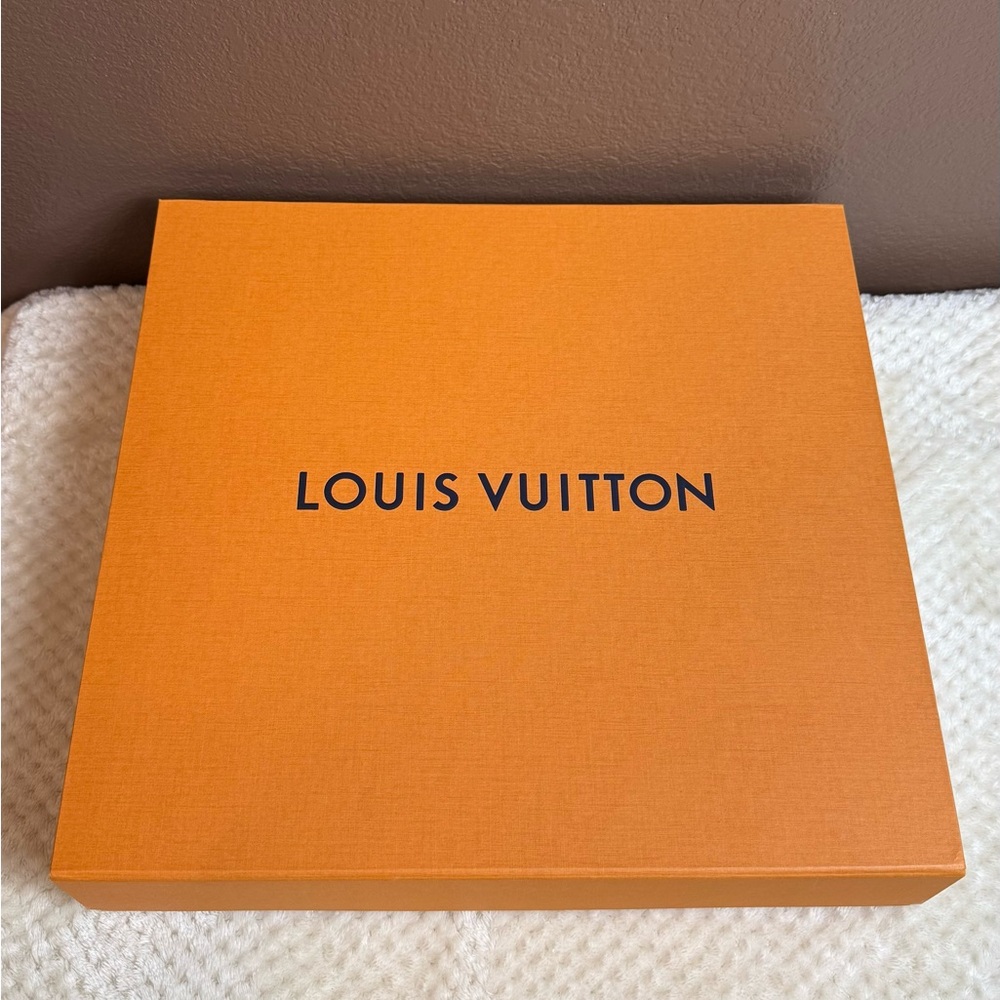 Louis Vuitton Signature Large Gift Box 🎁
